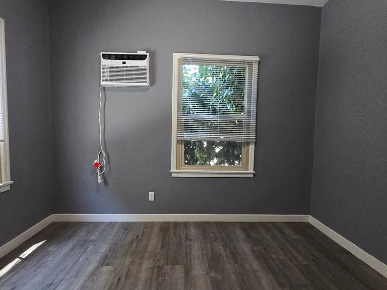1140 E Elk Ave #3 — Photo 8