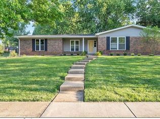 122 Caybeth Dr, Ballwin, MO