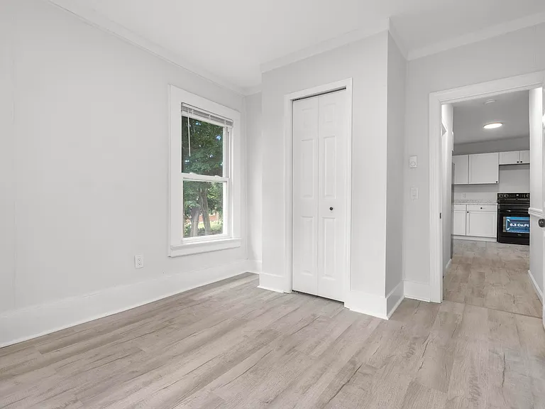 146 Hobart St #1 — Photo 7