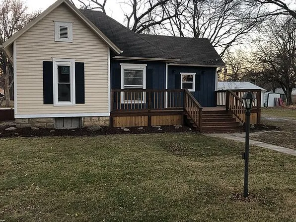 805 Lincoln St, Blue Rapids, KS 66411