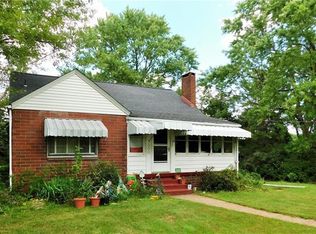 300 Edgewood Rd, Beaver Falls, PA 15010