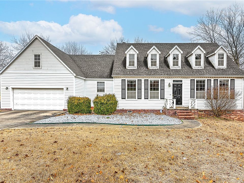 1st image of 3134 N Warwick Dr