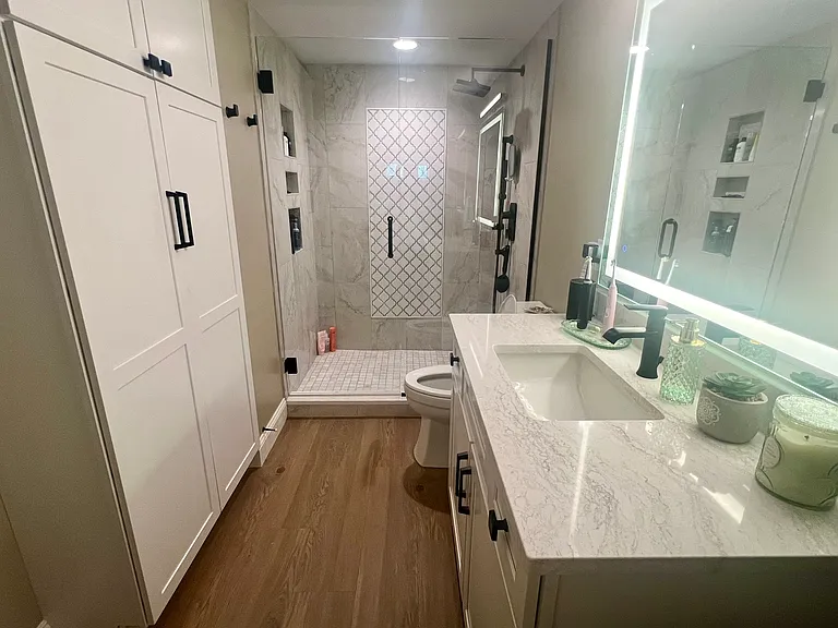 LL - Ensuite primary deluxe bathroom