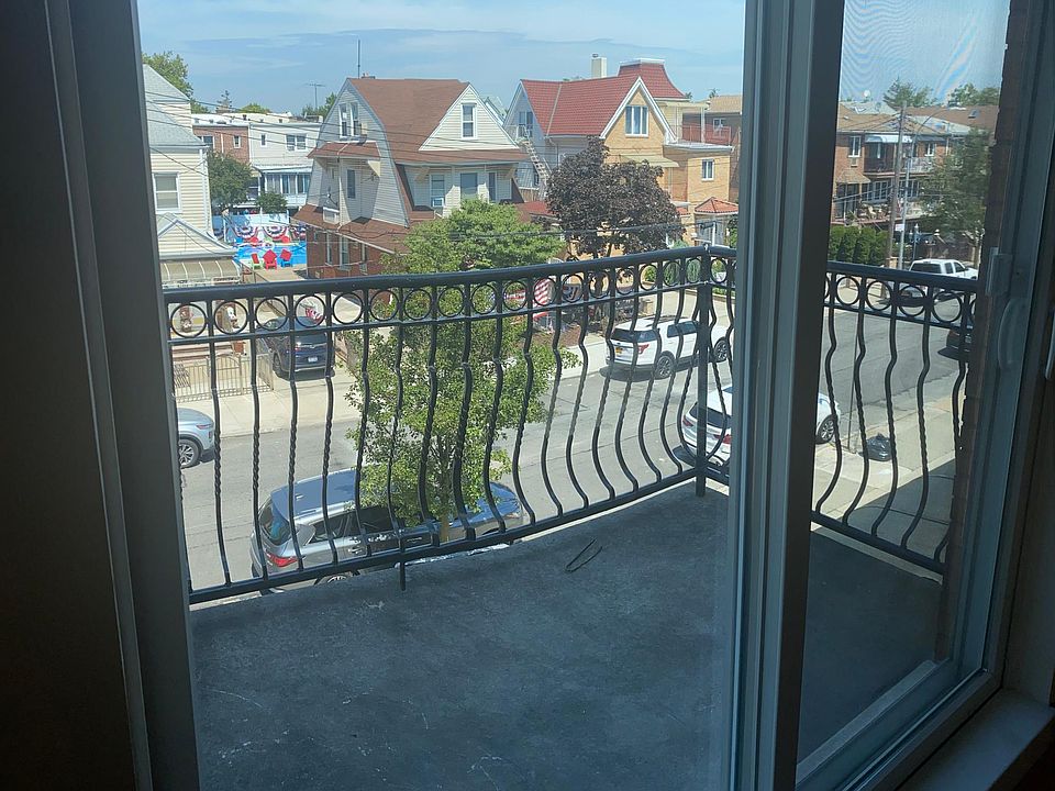 1st image of 288 Bay 10th St #2