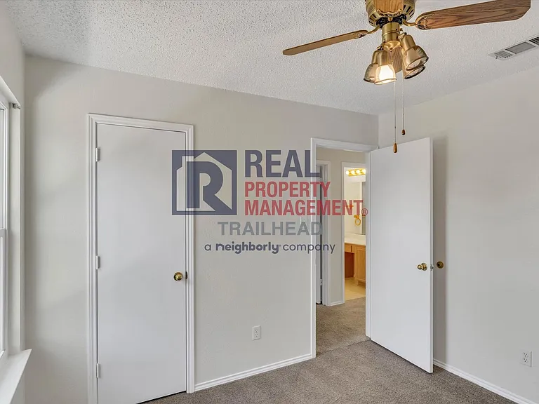 732 Burlington Ave — Photo 22