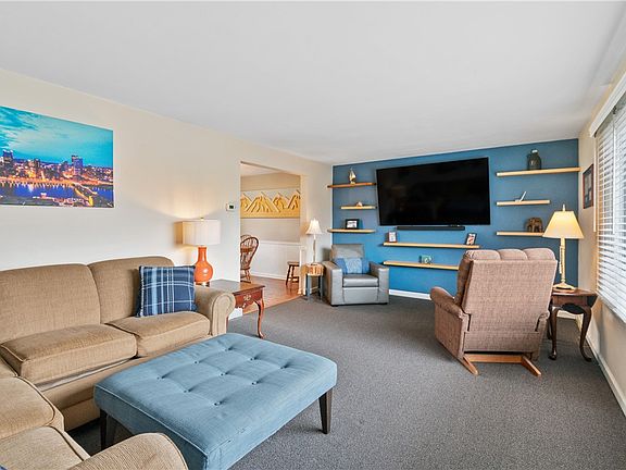 3rd image of 5140 Raintree Dr