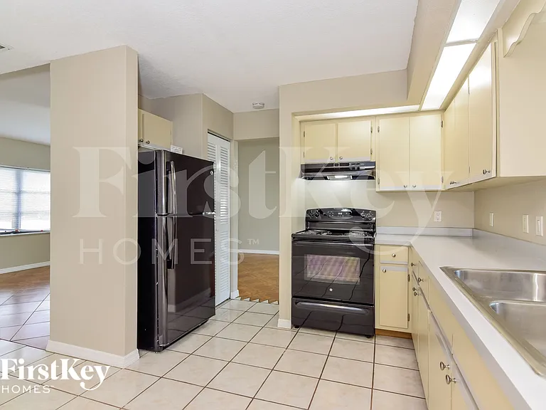 522 Beal St NW — Photo 6