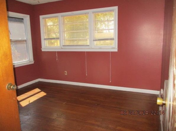 1211 E Decatur St, Tuscumbia, AL 35674