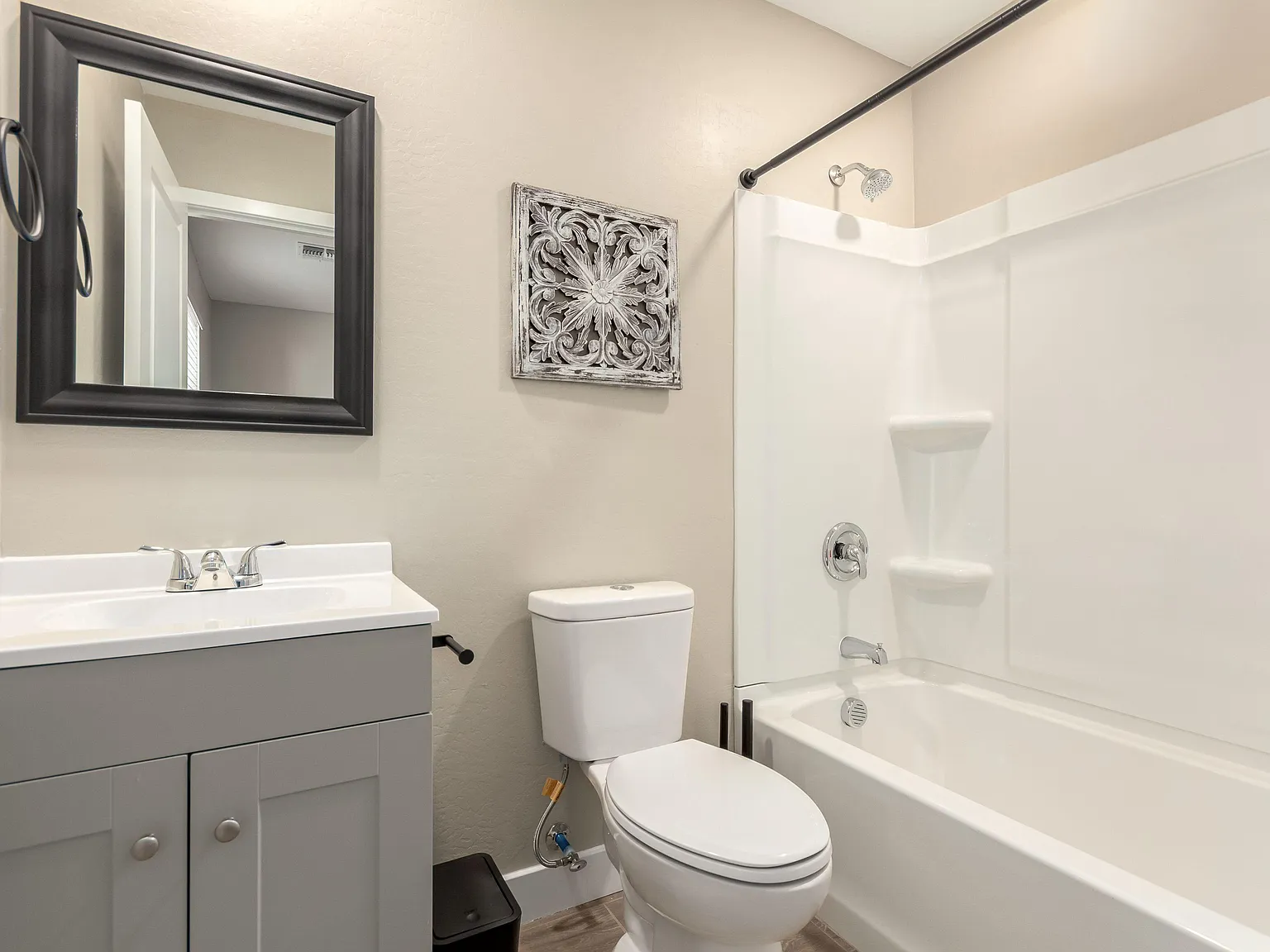 4 bed, 6.0 bath, 2200 sqft, $1,239 — Photo 4