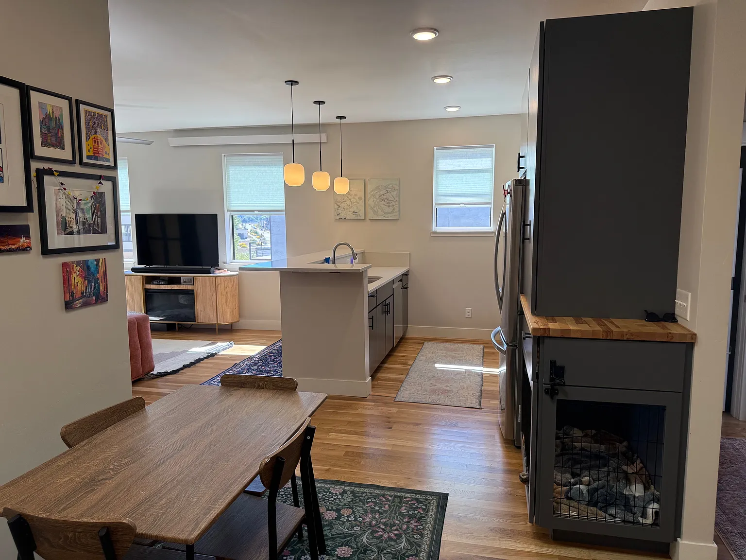 2 bed, 954 sqft, $2,200 — Photo 2