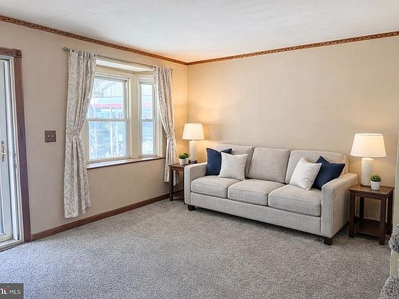 3rd image of 8418 Kavanagh Rd