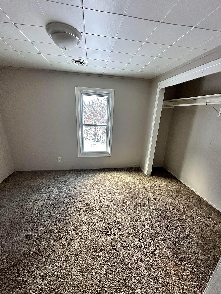 Building Photo - 308 1st St #2