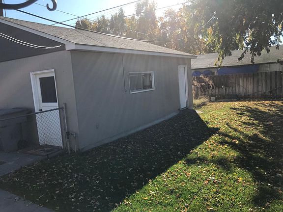 5th image of 1105 Acacia Ave