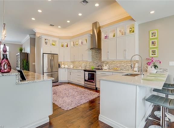 3rd image of 819 Ashburton Dr