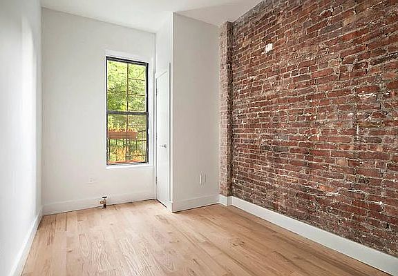4th image of 536 Bergen St APT 8