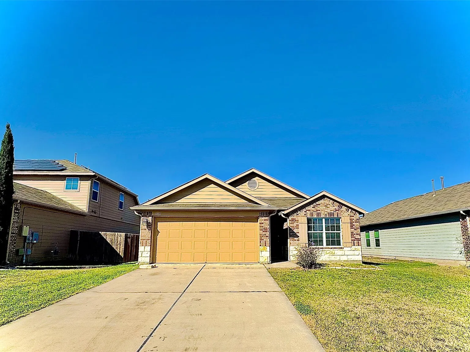 3 bed, 2.0 bath, 1654 sqft, $1,975 — Photo 1