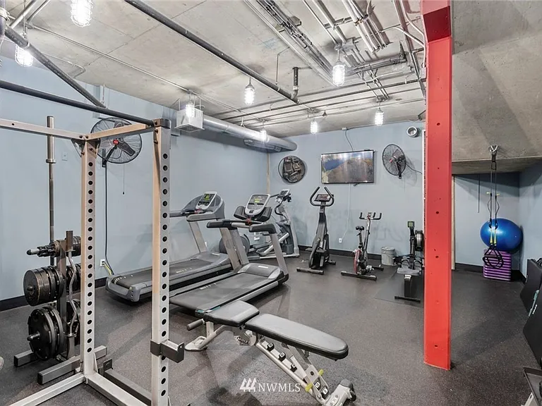 2440 Western Ave #604 — Photo 20