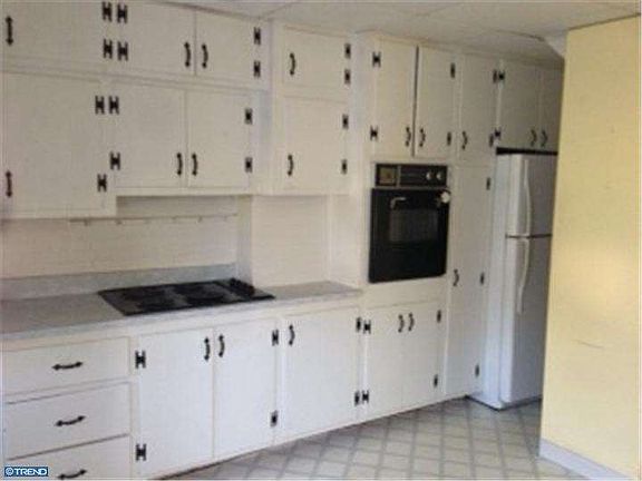 3rd image of 923 Dover Ave
