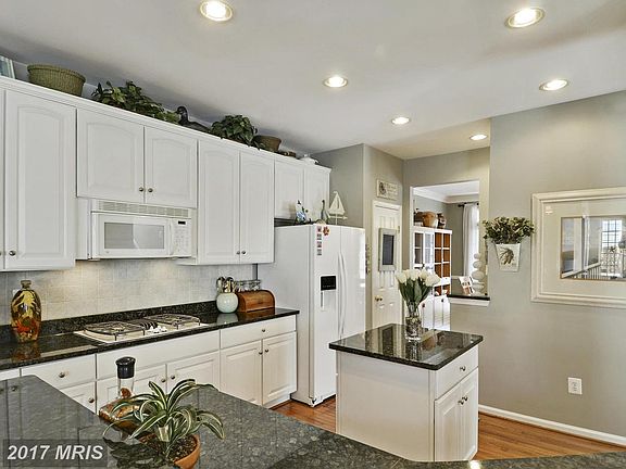 5th image of 857 Lake Varuna Dr
