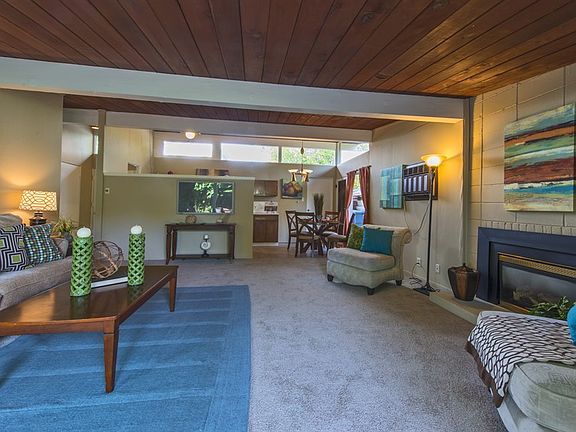 4th image of 929 Van Auken Cir
