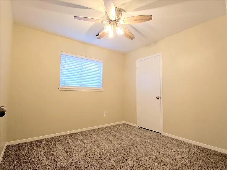4805 Crepe Myrtle Ln — Photo 18