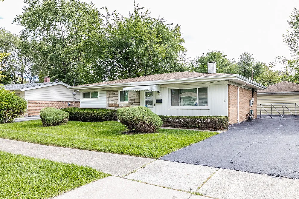 1523 Freeland Ave photo 1