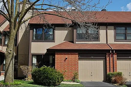 241 Woodmere Ln photo 1
