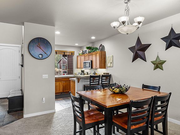 4th image of 647 Sage Country Ct