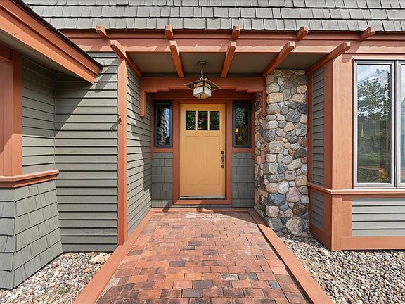 3rd image of 1619 Golf View Dr
