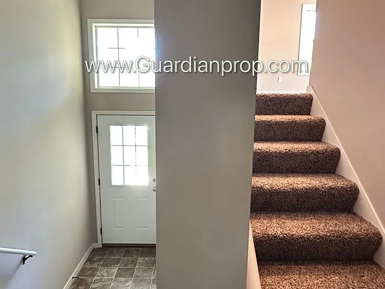 11946 Emery Village Dr N — Photo 9