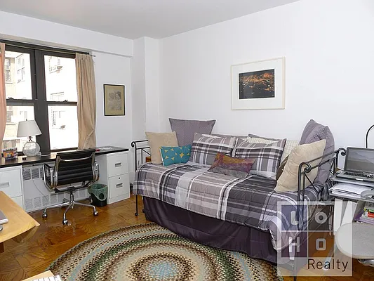 Rented by LoHo Realty | media 12