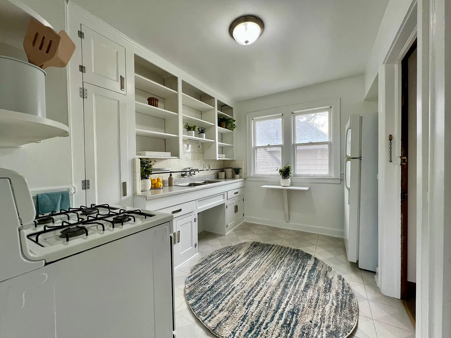 2 bed, 900 sqft, $1,200 — Photo 3