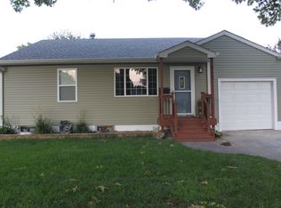 810 N Hewett Ave, Hastings, NE 68901