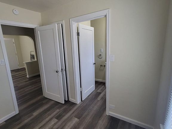 5th image of 827 Sullivan Ln APT 4