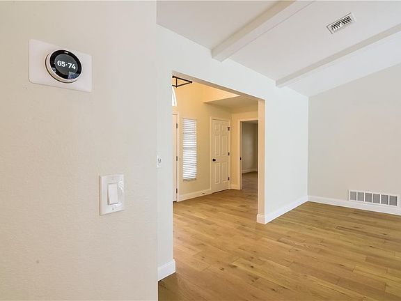 5th image of 1308 Vermeer Dr