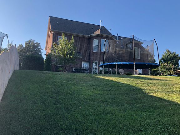 3rd image of 1208 Harrison Glen Ln