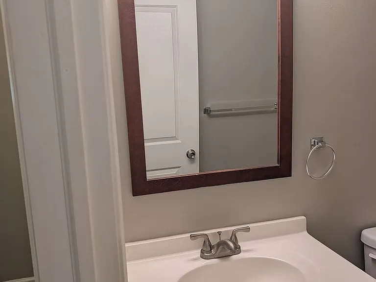 1121 Poplar St — Photo 9