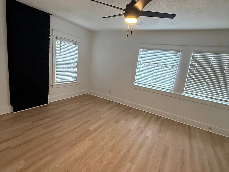 3333 Gillham Rd — Photo 11
