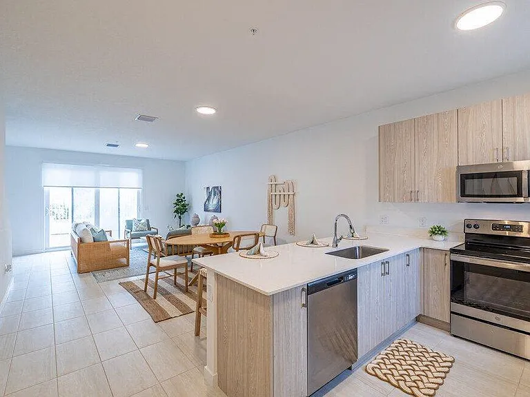 The Mallory Townhomes — Photo 12