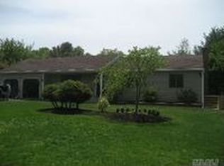 14 Mumford Pl, Nesconset, NY 11767