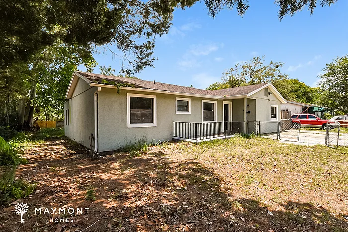 1737 Hinckley Rd — Photo 1