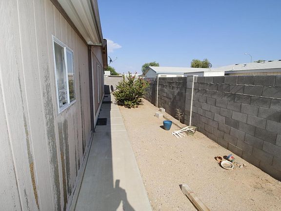 4th image of 9711 E Escondido Ave
