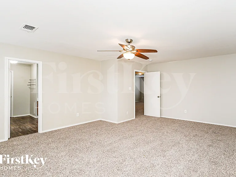 962 Heather St — Photo 10