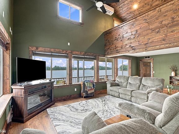 2nd image of 310 Edgewater Beach Rd