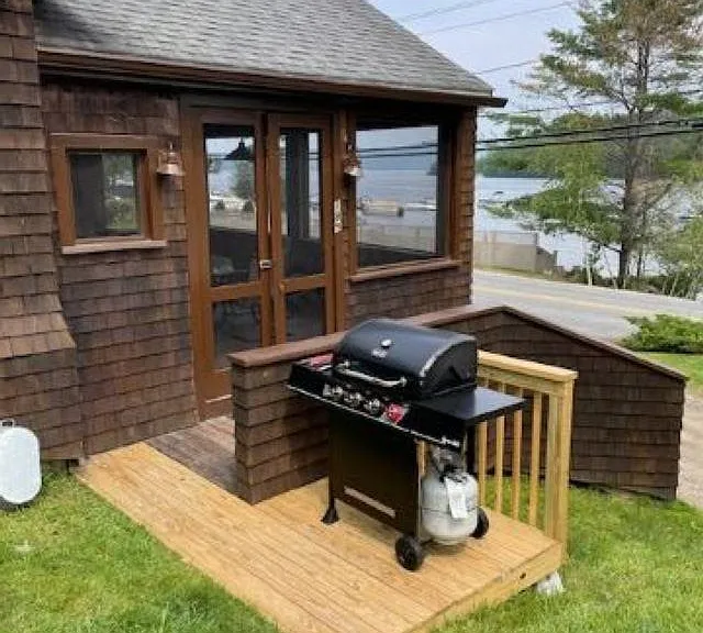 189 W Shore Rd — Photo 2