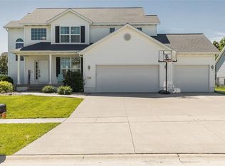 1940 Oak Creek Dr, Marion, IA 52302