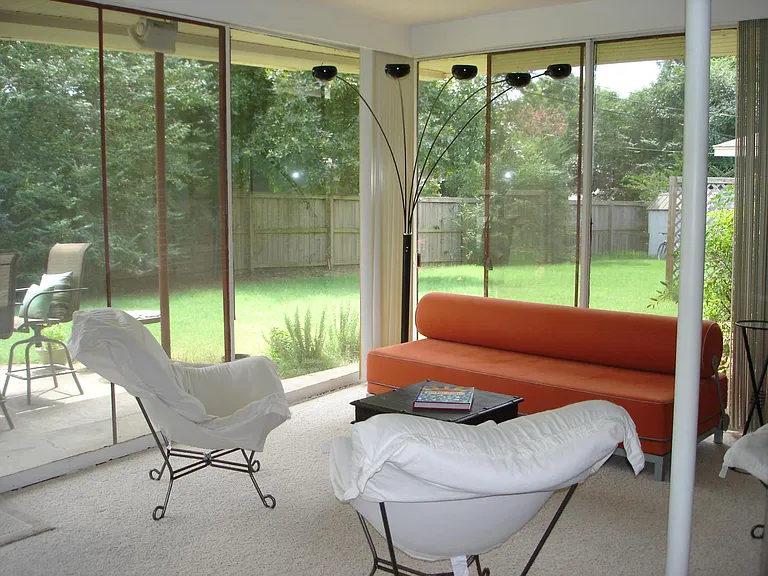 1 Virginia Ln — Photo 1