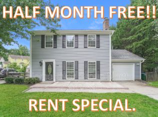 9008 Blue Willow Ln, Charlotte, NC 28227