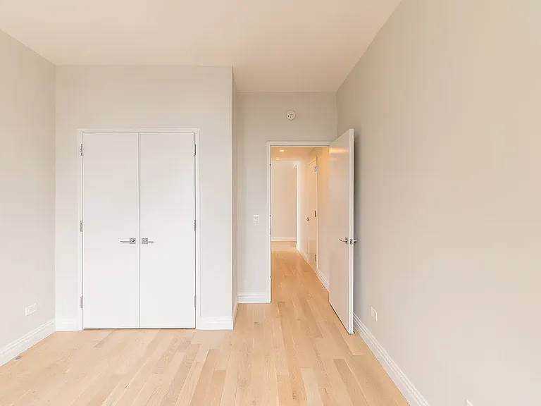 235 W 48th St #44C — Photo 7
