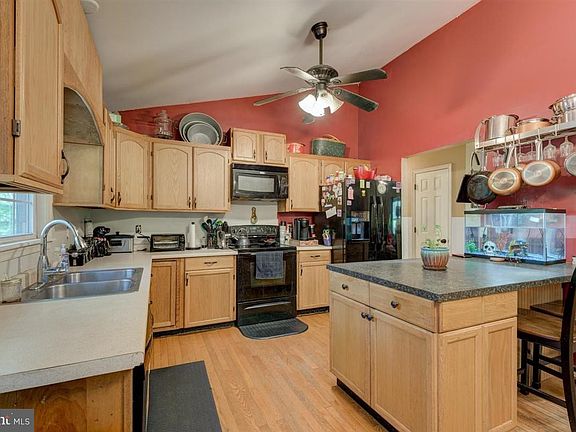 4th image of 12401 Sickles Ln